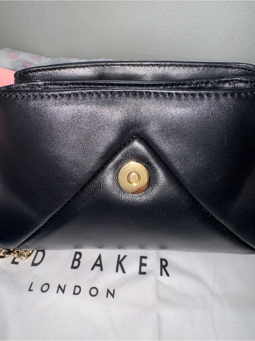 Ted Baker Black Leather Poppy Rose Crossbody Bag with Gold Chain - Picture 5 of 8